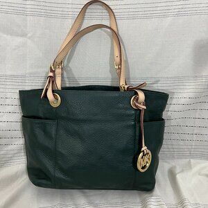 Michael Kors pebble leather handbag Jet set tote in green